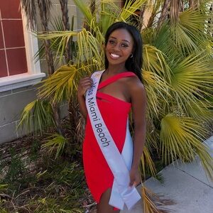 Elegant Red One-Shoulder Dress